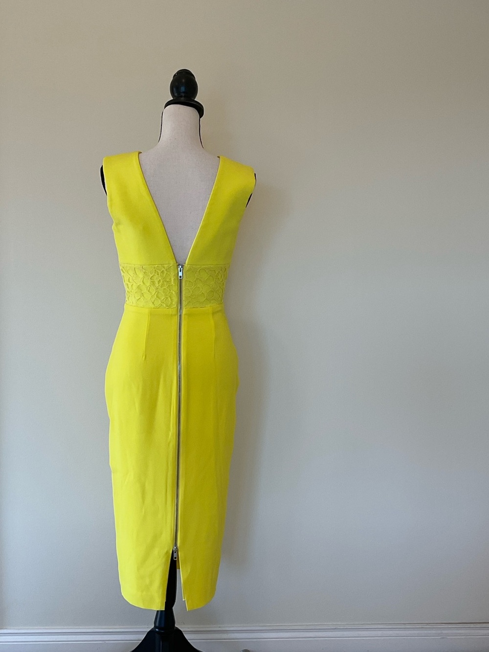 ALEX PERRY Dress - Picture 4 of 7